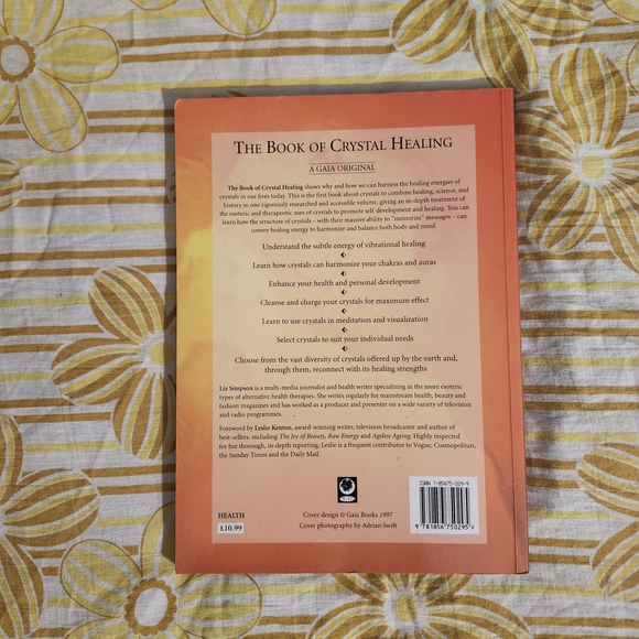 The Book of Crystal Healing by Liz Simpson - Picture 2 of 3
